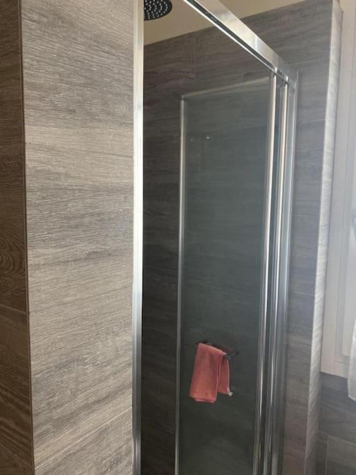 Appartamento Bersaglio Costa Volpino Luaran gambar