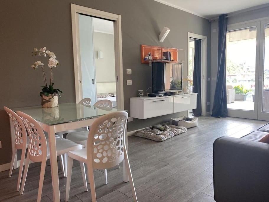 Appartamento Bersaglio Costa Volpino Luaran gambar